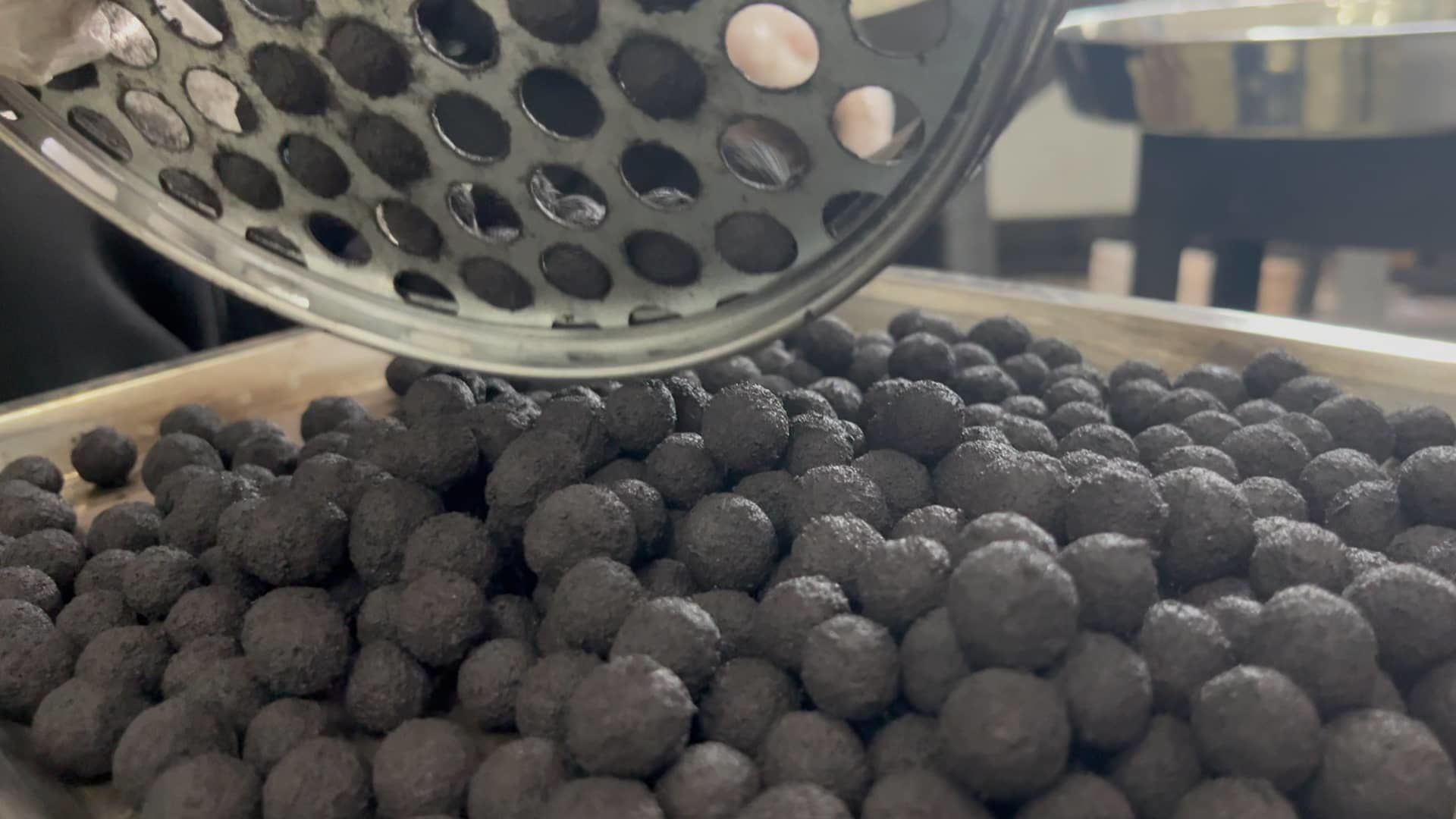 球團(tuán)礦生產(chǎn)新突破：如何用創(chuàng)新粘合劑破解成本與環(huán)保雙重難題？