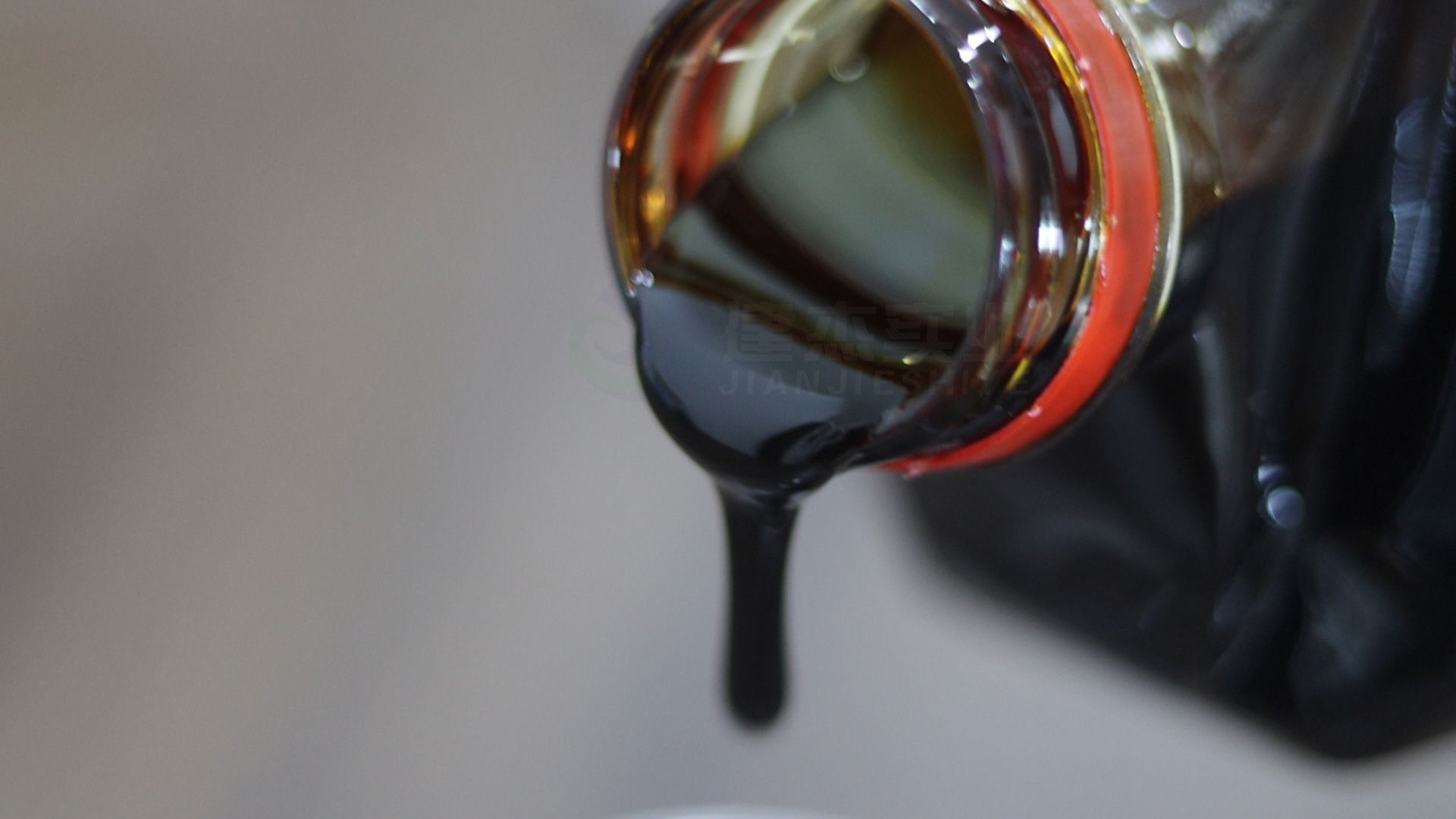 糖蜜粘結劑 vs 新型復合粘結劑