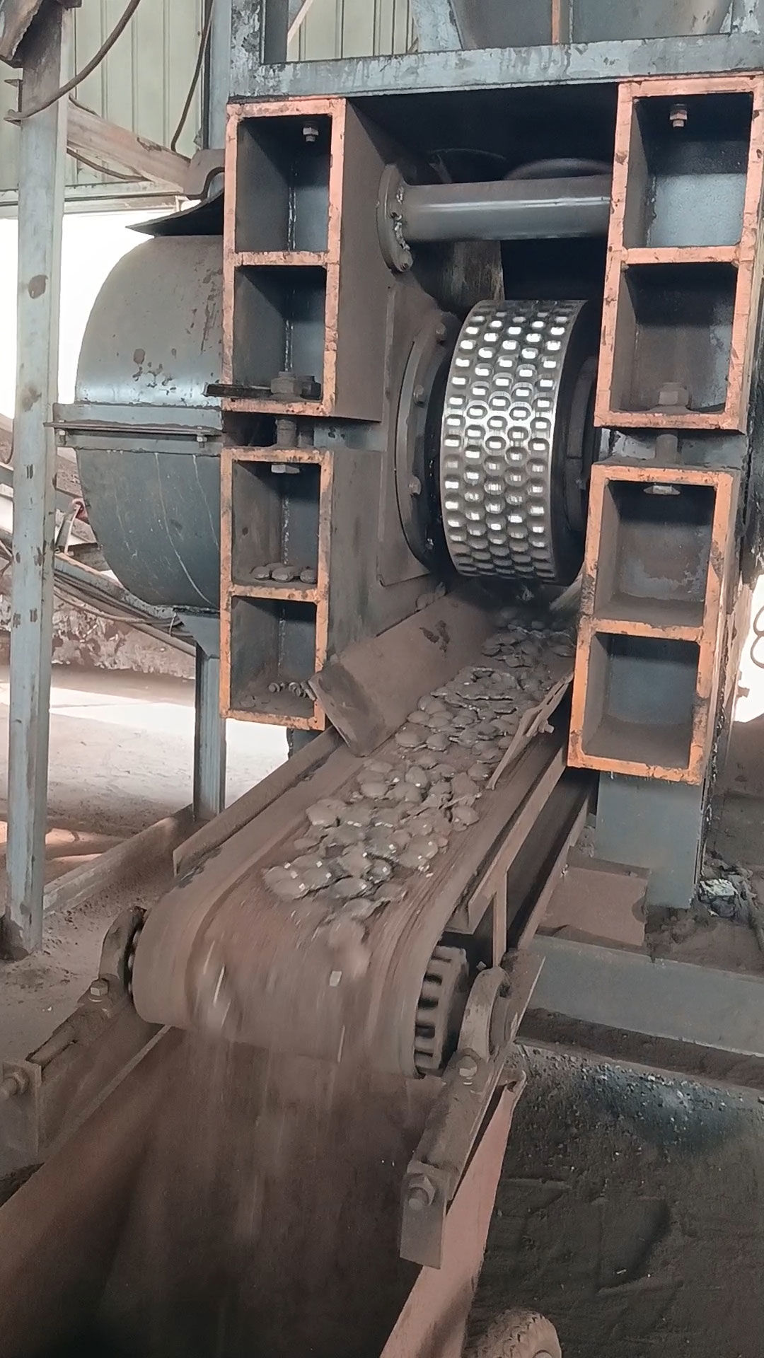 建杰轉底爐脫鋅除塵灰冷壓球團粘合劑優勢